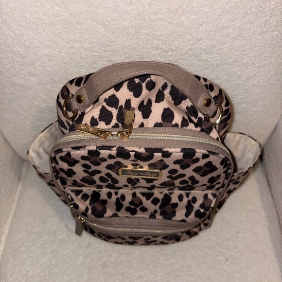 Leopard Itzy Ritzy diaper bag - Picture 3 of 7